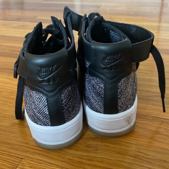 Nike Women’s Gray and Black Air Force Sneakers Size 7.5 - Picture 2 of 8